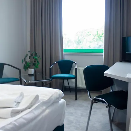 ホテル Promenada Biznes & Wypoczynek 3*